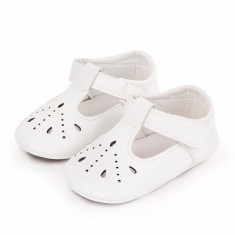 Pantofiori albi cu puncte decupate (Marime Disponibila: 0-3 luni) foto