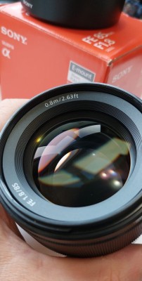 Obiectiv Sony SEL85F18 85mm F/1.8 foto