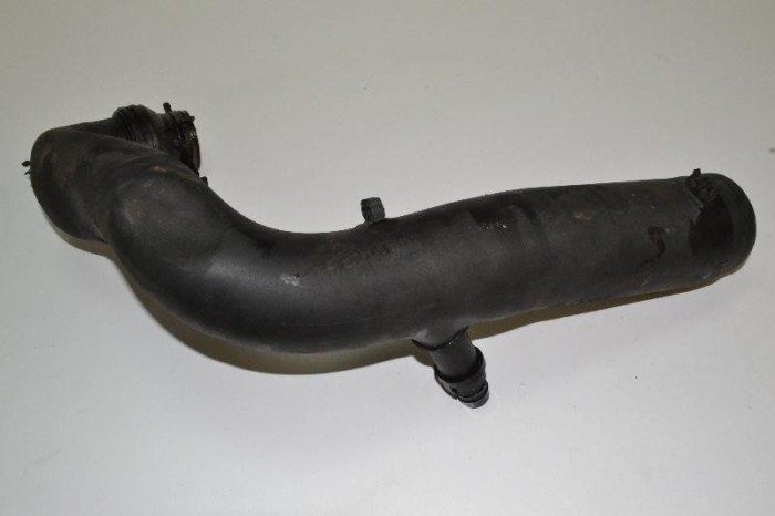 Furtun intercooler dreapta VW CC 358 2014 OEM: 1K0129654 | 2465650