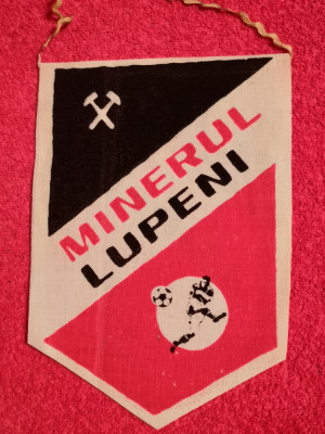 Fanion fotbal - &amp;quot;MINERUL&amp;quot; LUPENI foto