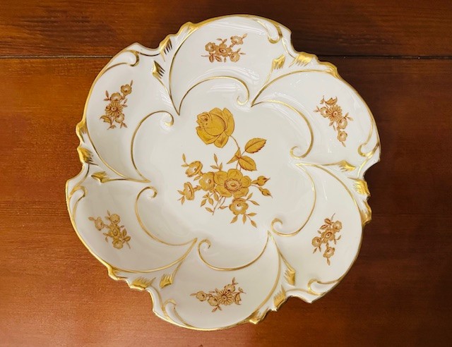 FRUCTIERA DIN PORTELAN FIN- ILMENAU GRAF VON HENNEBERG PORZELLAN 1777 D24,5cm