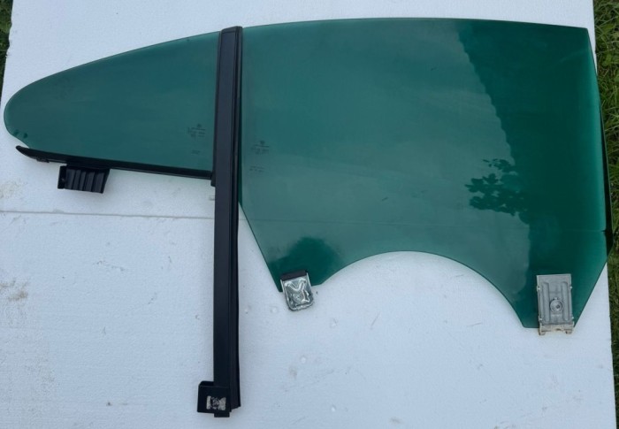 GEAM dreapta-spate MOBIL PASSAT CC (3C8845206A)