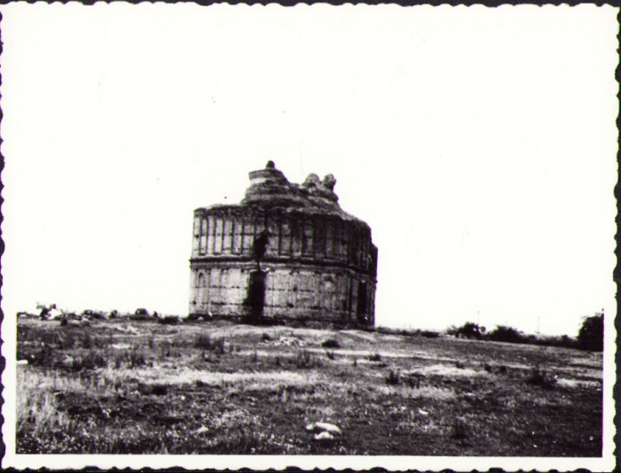HST P1166 Poză ruine mănăstirea Chiajna Rom&acirc;nia comunistă
