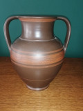 Vază din ceramica maro cu maner