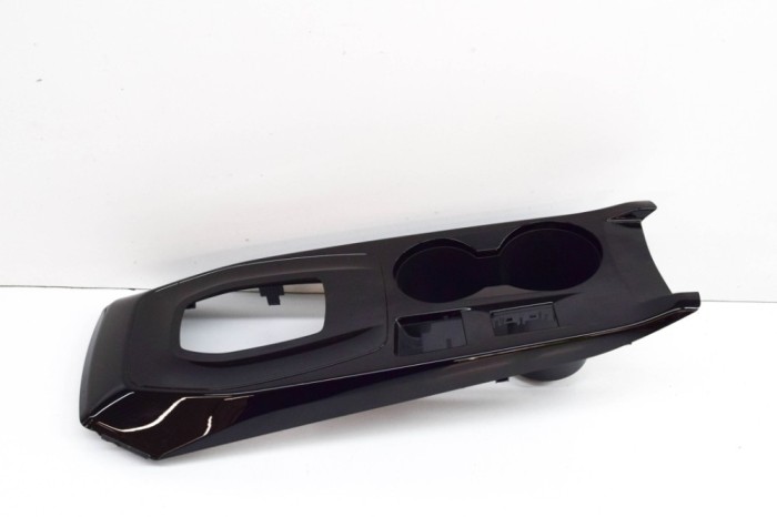 Ornament consola centrală PEUGEOT 208 II UB_, UP_, UW_, UJ_ 2020 OEM: 9829400680,9829400780,9824733780,9824732980 21403027