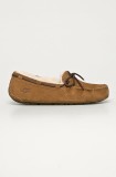 UGG papuci din piele &icirc;ntoarsă Dakota 1107949-CHE