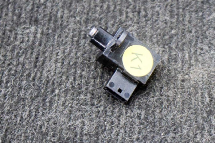 Senzor de temperatură TESLA MODEL 3 2018 OEM: 1045664-04-E | 11375166