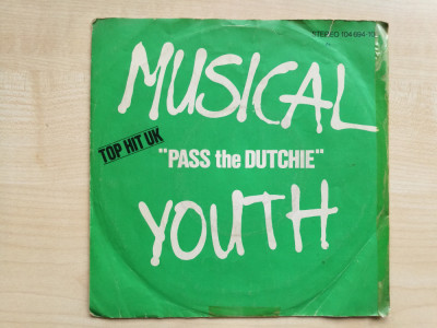 Musical Youth - Pass the Dutchie (MCA Records 104 694-100)(Vinyl/7&amp;quot;) foto