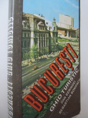 Bucuresti - Ghid turistic (cu harta) - Dan Berindei , Sebastian Bonifaciu foto