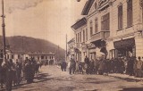 Piatra Neamt. Strada Petru Rares cu Piata (scrisa)