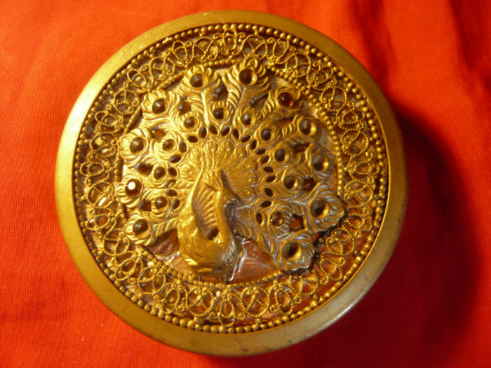 Pudriera veche bronz cu Paun dantelat (lipsa strasuri) ,cu oglinjoara (uzata) d=