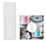 Cumpara ieftin Spatula decorare tort, plastic, 21,8 x 7,2cm, alb