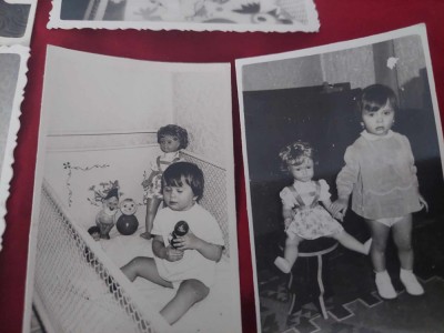 16 fotografii vechi cu jucarii si papusi vechi Aradeanca,fotografii de colectie foto