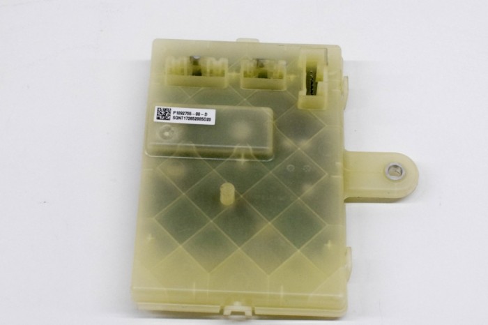 Alt modul de control TESLA MODEL 3 2018 OEM: 1092755-00-D 14697120