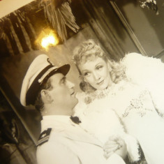 Fotografie din Filmul 7 Pacate1940 cu Marlene Dietrich și John Wayne dim.25x21