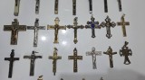 Lot de 25 cruci vintage pectorale deosebite