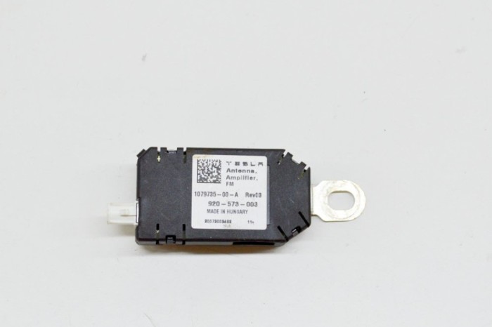 Amplificator de antena TESLA MODEL Y 2020 OEM: 1079735-00-A,920-573-003 13584384