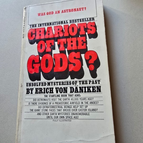 Chariots of the Gods? - Erich von Dal