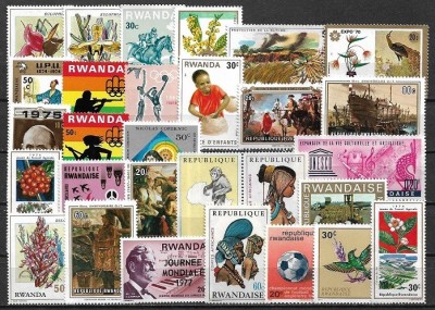 5733 - lot timbre Ruanda foto