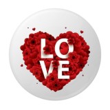 Cumpara ieftin Insigna rotunda LOVE cu inima din flori rosii, 58 mm, model romantic floral cu prindere ac