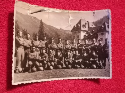 Foto (veche-anul 1961) fotbal - PROGRESUL BUCURESTI in pregatire foto