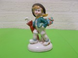 Figurina veche din PORTELAN , Baiat cu umbrela , GERMANY numar serie 21016 , anii 1950 , bibelou