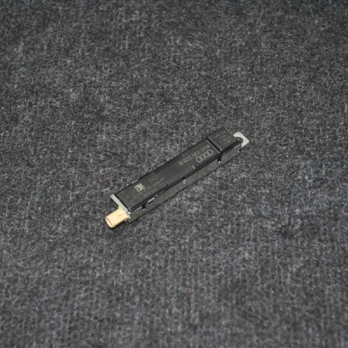 Amplificator de antena AUDI Q3 8U 2016 OEM: 8U0035225B 2217883