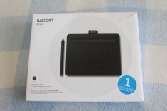 Wacom INTUOUS S Tableta grafica foto