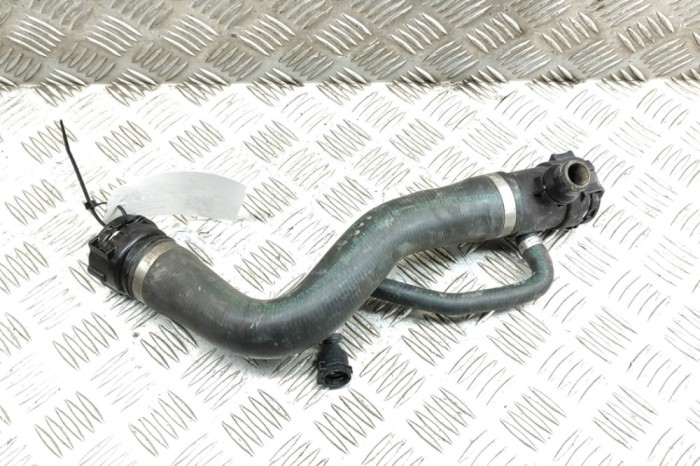 Furtun de lichid de răcire BMW 3 Gran Turismo F34 2013 OEM: 7596837 24305905