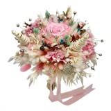Buchet roze personalizabil cu trandafir, hortensie criogenata si elemente naturale uscate