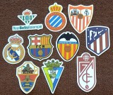 Lot 10 stickere fotbal - Cluburi din &quot;La Liga&quot; SPANIA (Real Madrid,Barcelona,Valencia,Sevilia,Betis,Athletico Madrid...)