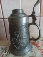 Halbă de metal - Zinnkrug. Proveniență: Germania. Preț 101 lei (negociabil).