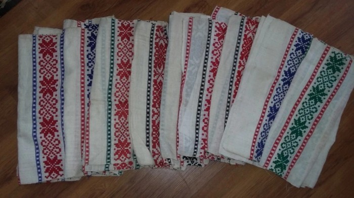 STERGAR POPULAR , TARANESC , MATERIAL IN , 9 BUCATI DE LA BUNICA