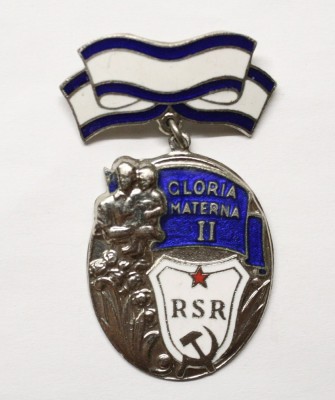 ORDINUL GLORIA MATERNA . CLASA A II-A . foto
