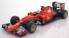 Macheta Ferrari SF15-T Sebastian Vettel Formula 1 2015 - Bburago F1 1/18 foto