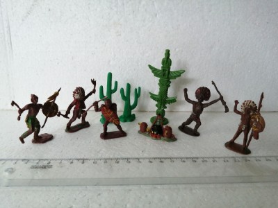 bnk jc Lot 8 figurine Hong Kong - indieni- bosiman - elemente decor foto