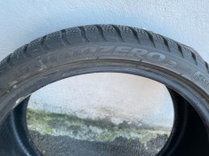 2 anvelope (Pret set 200) Pirelli Sottozero 3 235/35 R19 M+S foto