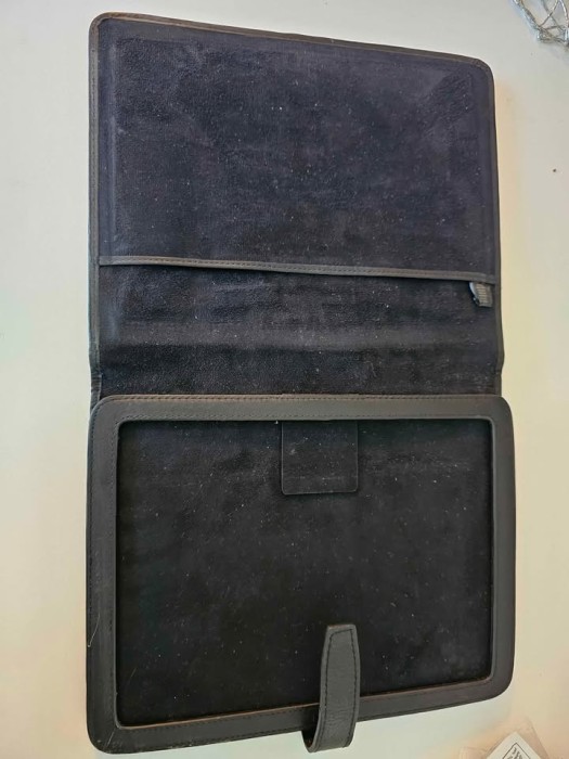 Husă rigidă pentru iPad original FOSSIL - husă - PIELE autentică
