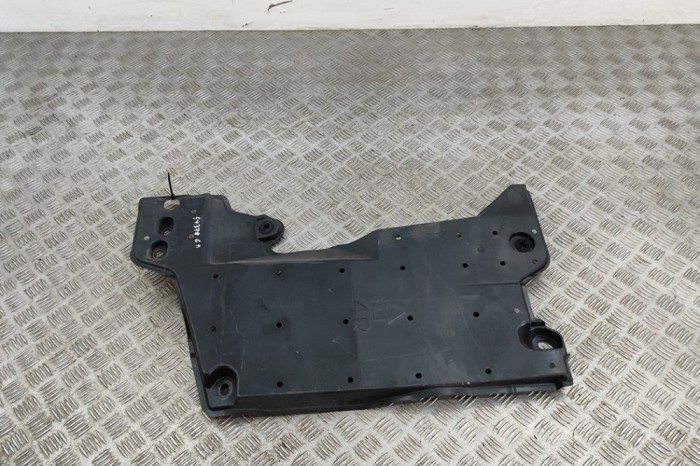 Scut motor dreapta spate TOYOTA PRIUS PLUS _W4_ 2019 OEM: 57627-47020 30907298
