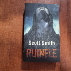 Ruinele de Scott Smith