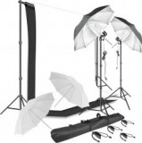 Cumpara ieftin Kit complet foto studio,lumini,4 umbrele,trepiezi 200 cm,suport fundal 2x3m,2 panze fundal alb,negru 45W