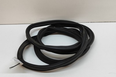 Garnitura de cauciuc haion VW T-ROC A11 2023 OEM: 2GA827705B 31253333 foto
