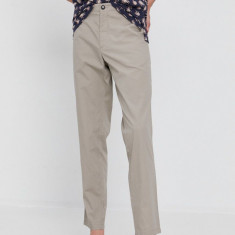 Sisley Pantaloni bărbați, culoarea gri, mulat