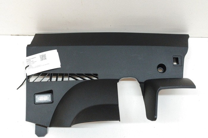 Ornament inferior planșa de bord TESLA MODEL Y 2022 OEM: 1589859-00-F 25310393