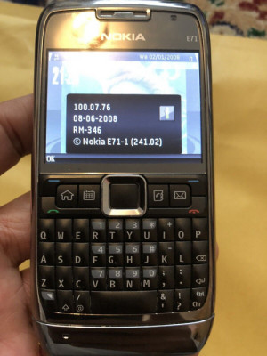 Telefon Nokia E71-1, folosit foto