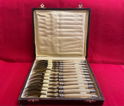 SET DE COLECTIE FRANTUZESC- INCEPUT DE SEC XX- 12 FURCULITE DE DESERT foto