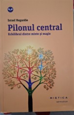 Pilonul central - Israel Regardie foto