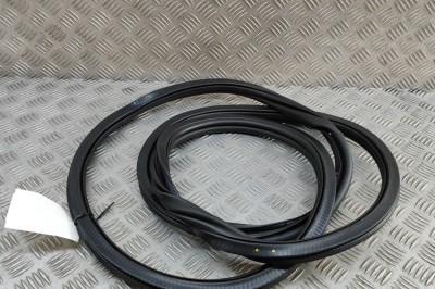 Garnitura ușă dreapta față VW T-CROSS C11 2024 OEM: 2GM867912C | 31402378 foto