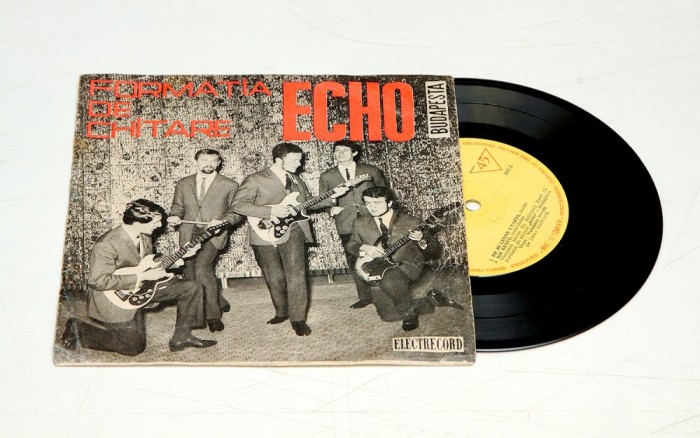 Formatia De Chitare Echo Budapesta &ndash; Mehemed / Gondolj Majd Ram / De Jo Lenne Utazni / Kis Bence - disc vinil mic 7&quot;