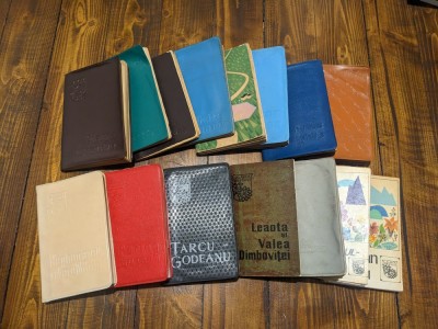 15 volume din colecția &amp;bdquo;Călăuza Turistului&amp;rdquo; foto